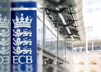 The ECB requests that counties "show their vision" and calls for structural reform in women's cricket.