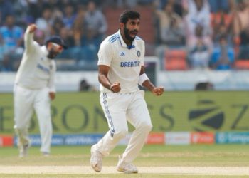 Vernon Philander predicts that "complete" bowler Bumrah will be the T20 World Cup's finest pacer. 7 Vernon Philander predicts that "complete" bowler Bumrah will be the T20 World Cup's finest pacer.