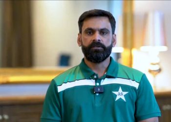 Mohammad Hafeez criticizes Pakistan's pacers, saying, "Depends on the will of a player," citing workload management.