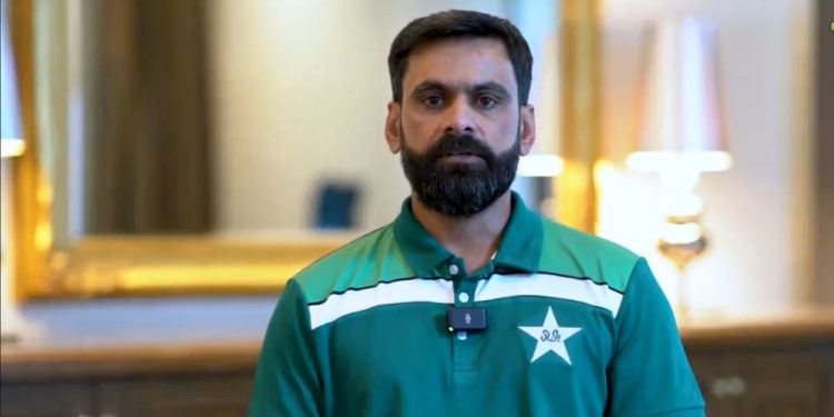 Mohammad Hafeez criticizes Pakistan's pacers, saying, "Depends on the will of a player," citing workload management. 1 Mohammad Hafeez criticizes Pakistan's pacers, saying, "Depends on the will of a player," citing workload management.