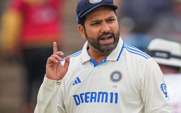 IND vs. ENG: A video of Rohit Sharma cursing his teammates on the stump mic gets viral.