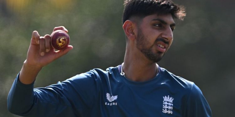 IND vs ENG: Michael Atherton provides an analysis on Shoaib Bashir's bowling action in advance of the second test match 1 IND vs ENG: Michael Atherton provides an analysis on Shoaib Bashir's bowling action in advance of the second test match