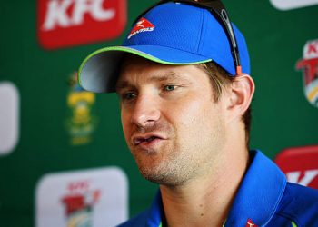 Shane Watson and Darren Sammy are in discussions with PCB to coach Pakistan.
