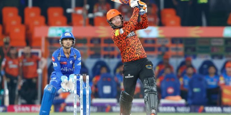Shot of the Day: Hardik Pandya is left speechless by Heinrich Klaasen's powerful blow during SRH vs. MI IPL 2024 at Hyderabad 1 Shot of the Day: Hardik Pandya is left speechless by Heinrich Klaasen's powerful blow during SRH vs. MI IPL 2024 at Hyderabad