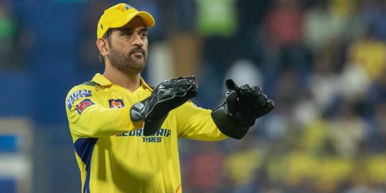 MS Dhoni is greeted, especially by supporters, before leaving for CSK practice, saying, "We have seen God." 1 MS Dhoni is greeted especially by supporters before leaving for CSK practise, saying, "We have seen God."