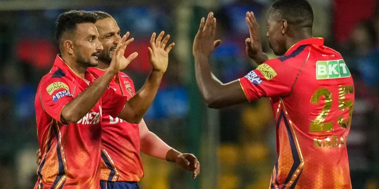 Punjab Kings aren't concerned with Harshal Patel's form because it's "‘Too early to come to a conclusion’ 1 Punjab Kings aren't concerned with Harshal Patel's form because it's "‘Too early to come to a conclusion’