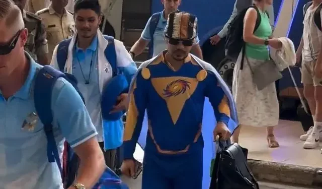 Ishan Kishan is seen in a funny superhero outfit at the Mumbai airport during IPL 2024; the photo goes viral 1 Ishan Kishan is seen in a funny superhero outfit at the Mumbai airport during IPL 2024; the photo goes viral.