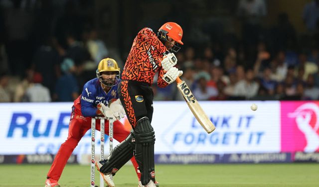 Twitter Reactions: SRH uses 287 to rewrite history in front of historians at Chinnaswamy