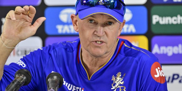 "Except for Virat, the top five aren't in sparkling form" - Andy Flower calls for "aggression" from RCB following their third straight defeat