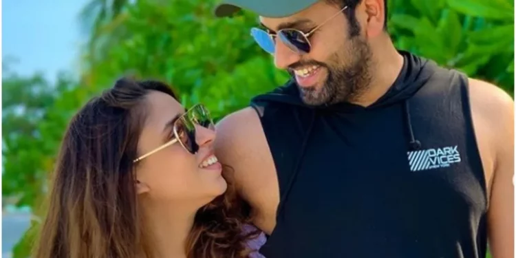 In a humorous turn of events, Rohit Sharma tells why he can't disobey his wife Ritika Sajdeh: "She is the captain there." 1 In a humorous turn of events, Rohit Sharma tells why he can't disobey his wife Ritika Sajdeh: "She is the captain there."