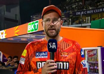 Daniel Vettori believes that in order to chase high scores, "you obviously need to be aggressive."