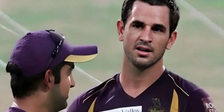 Bowlers receive a message from Ryan ten Doeschate that says, "You have to find creative and new ways for the next four weeks at least." 1 Bowlers receive a message from Ryan ten Doeschate that says, "You have to find creative and new ways for the next four weeks at least."