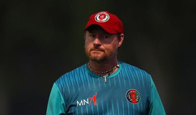 LSG assistant coach Lance Klusener refutes reports of a possible captaincy opportunity, saying, "No discussions around it." 1 LSG assistant coach Lance Klusener refutes reports of a possible captaincy opportunity, saying, "No discussions around it."