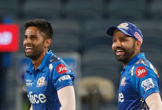 News: Following Hardik Pandya's arrival, Rohit Sharma and Suryakumar Yadav depart the nets. 1 News: Following Hardik Pandya's arrival, Rohit Sharma and Suryakumar Yadav depart the nets.