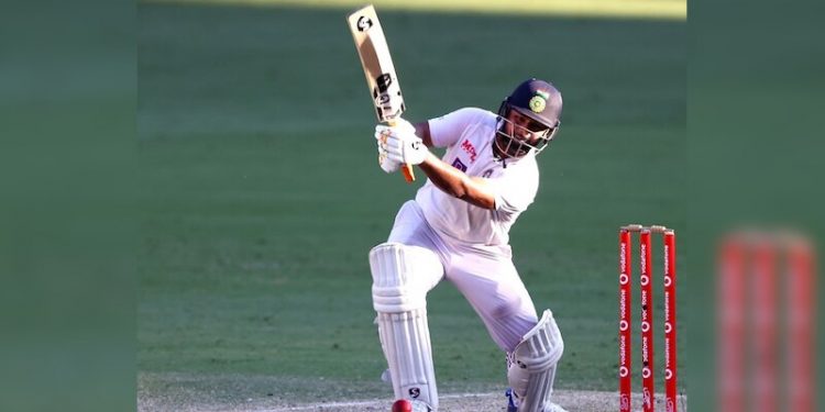 In the Sydney Test of 2021, Ravi Shastri shared how he lifted disheartened Rishabh Pant's spirits with the words, "Aur Khatarnak fashion mein out hoja." 1 In the Sydney Test of 2021, Ravi Shastri shared how he lifted disheartened Rishabh Pant's spirits with the words, "Aur Khatarnak fashion mein out hoja."