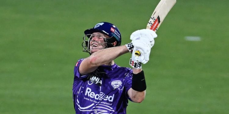 Mitchell Owen led the Hobart Hurricanes to their first victory in the 2024–25 BBL.