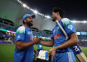 Gill remains indoors Hamstrung Rohit is cautious in the nets.