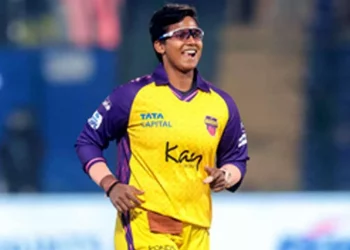 UP CM Yogi Adityanath wishes UPW captain Deepti Sharma well in the 2025 WPL.