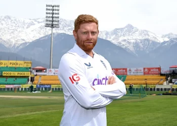"Jonny Bairstow: 'It would be foolish not to strive for an England comeback.'"