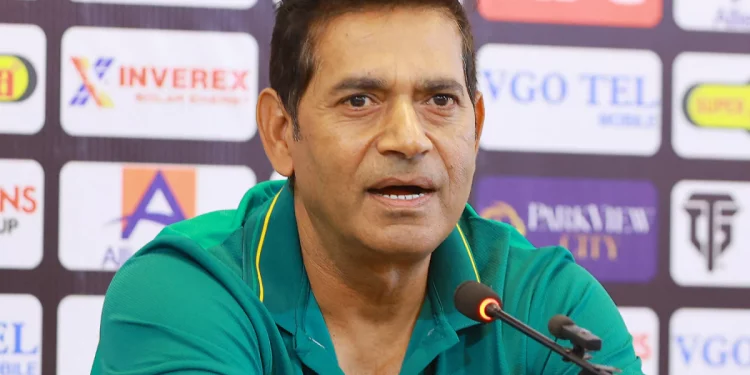 Pakistan's head coach for the New Zealand series will remain Aaqib Javed. 1 Pakistan's head coach for the New Zealand series will remain Aaqib Javed.