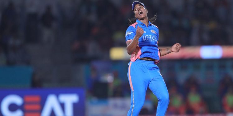 WPL 2025 Video of the Day: Hayley Matthews maintains her composure to thwart Gujarat's resurgence 1 WPL 2025 Video of the Day: Hayley Matthews maintains her composure to thwart Gujarat's resurgence