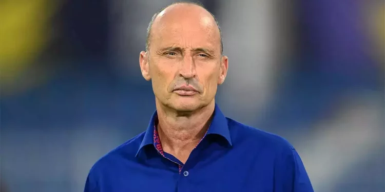 Nasser Hussain supports New Zealand in the Champions Trophy 2025 final against India, saying, "They won't bottle it, they won't choke." 1 Nasser Hussain supports New Zealand in the Champions Trophy 2025 final against India, saying, "They won't bottle it, they won't choke."