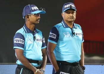 IPL 2025: Groundbreaking Ball Swap Rule Introduced to Counter Dew Challenge