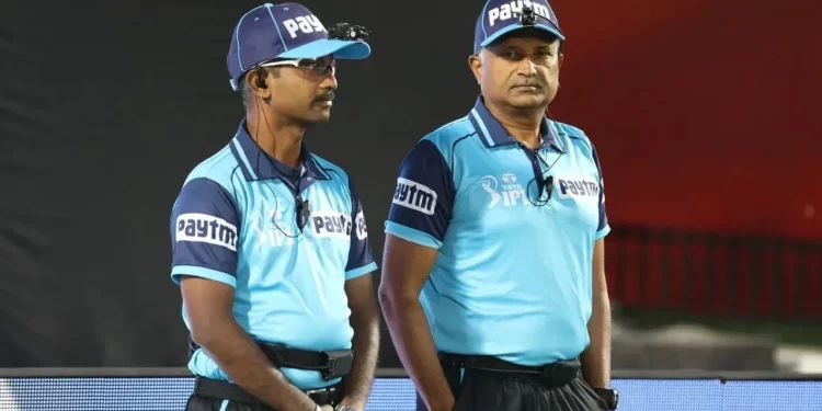 IPL 2025: Groundbreaking Ball Swap Rule Introduced to Counter Dew Challenge 1 IPL 2025: Groundbreaking Ball Swap Rule Introduced to Counter Dew Challenge