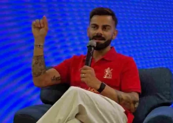 During an RCB event, Virat Kohli reprimands broadcasters, saying, "Can't talk about favorite chole bhature place."