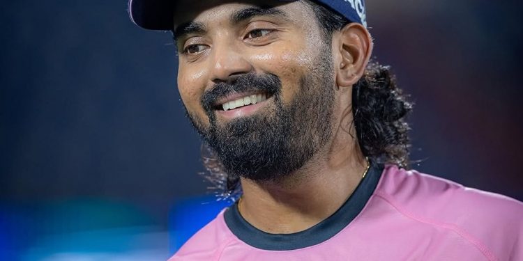 Zeeshan Ansari is brought in by SRH to bat, while KL Rahul is brought in for DC. 1 Zeeshan Ansari is brought in by SRH to bat, while KL Rahul is brought in for DC.