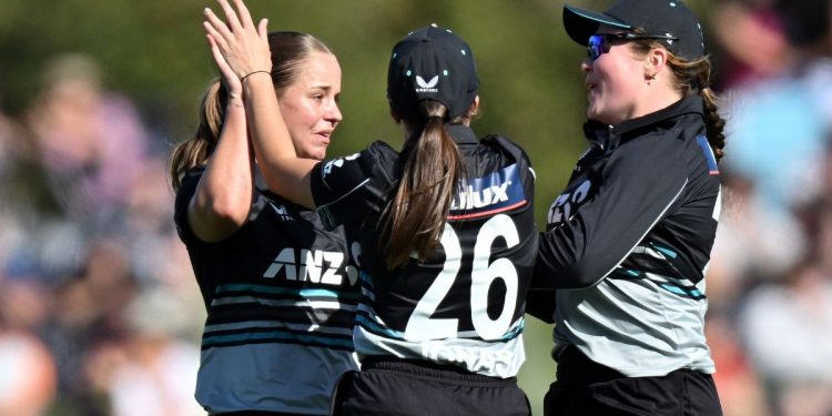 Devine, Kerr, and Tahuhu make a comeback for Australia's three-match T20I series.