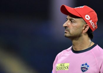 Saliva usage undoubtedly aids in the ball's reverse swing: Mohit Sharma