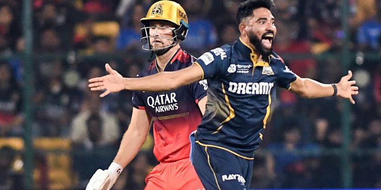 Virender Sehwag praises Mohammed Siraj's bowling effort against the Royal Challengers Bangalore (RCB), saying, "I saw that fire in his performance." 1 Virender Sehwag praises Mohammed Siraj's bowling effort against the Royal Challengers Bangalore (RCB), saying, "I saw that fire in his performance."