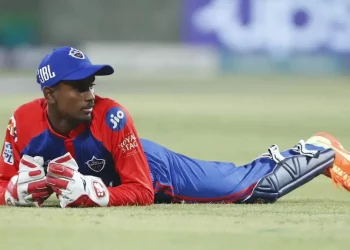 IPL 2025: Following an incorrect DRS call, KL Rahul took Abishek Porel's spot as wicketkeeper.