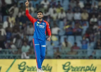 Why Axar Patel bowled his spell in one go in today's IPL 2025 match between LSG and DC