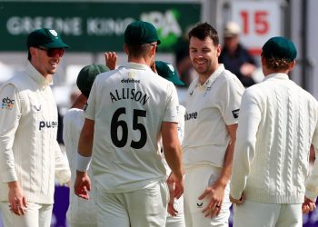 Jacob Duffy dismantles Essex on 14-wicket day