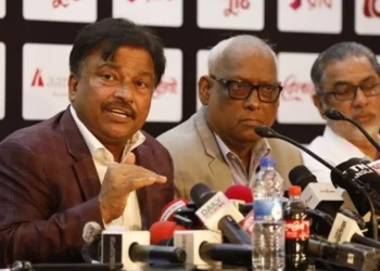 Cricket players, both past and present, meet with the BCB president to express their concerns.