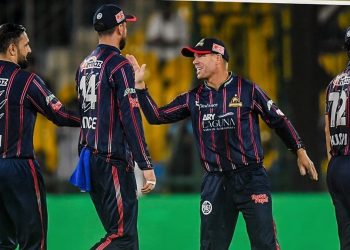 Warner: "It is simply unacceptable to hand the game to the opposition."