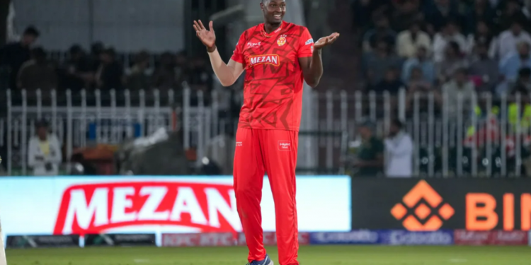 "Holder and Munro help defending champions Islamabad United begin with a victory"