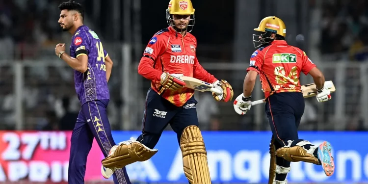 IPL 2025: Why are the players from KKR and PBKS donning black armbands during Match 44? 1 IPL 2025: Why are the players from KKR and PBKS donning black armbands during Match 44?