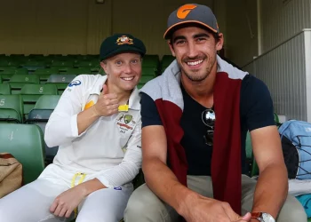 Watch as Travis Head is ridiculed by Alyssa Healy for being fired from Mitchell Starc