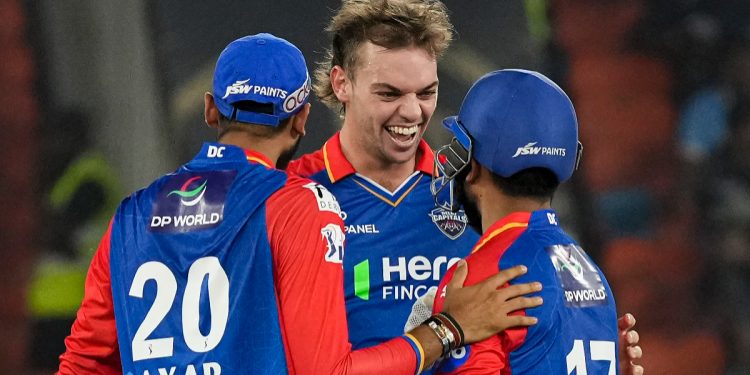 [In Pictures] IPL2025: During the GT vs. DC match in Ahmedabad, players battle in the intense heat