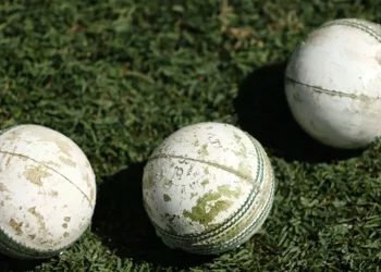 ICC considers a significant change to the two-ball rule in ODIs