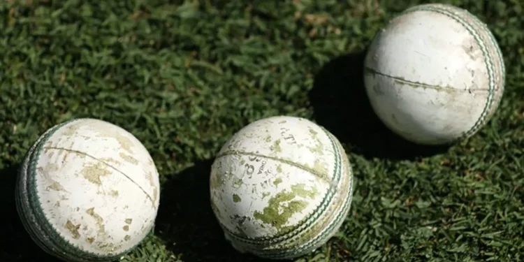 ICC considers a significant change to the two-ball rule in ODIs 1 ICC considers a significant change to the two-ball rule in ODIs