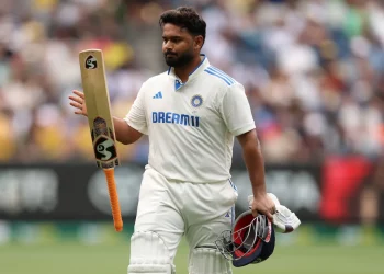Regarding Rishabh Pant's propensity to make unusual shots, Manoj Tiwary said, "That's why Sunil Gavaskar got upset."