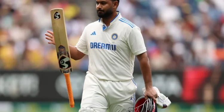 Regarding Rishabh Pant's propensity to make unusual shots, Manoj Tiwary said, "That's why Sunil Gavaskar got upset." 1 Regarding Rishabh Pant's propensity to make unusual shots, Manoj Tiwary said, "That's why Sunil Gavaskar got upset."