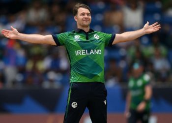 Curtis Campher takes Gudakesh Motie's position with the Multan Sultans.