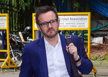 Mike Hesson named Pakistan's new cricket head coach.