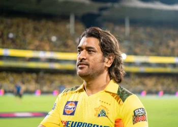 Regarding Dhoni's captivating presence, Jamie Overton said, "You have to experience MS walking out to the middle."