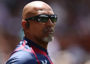 Prior to the Zimbabwe Tests, Phil Simmons, the coach of Bangladesh, stated, "I want to play Tests on proper wickets."